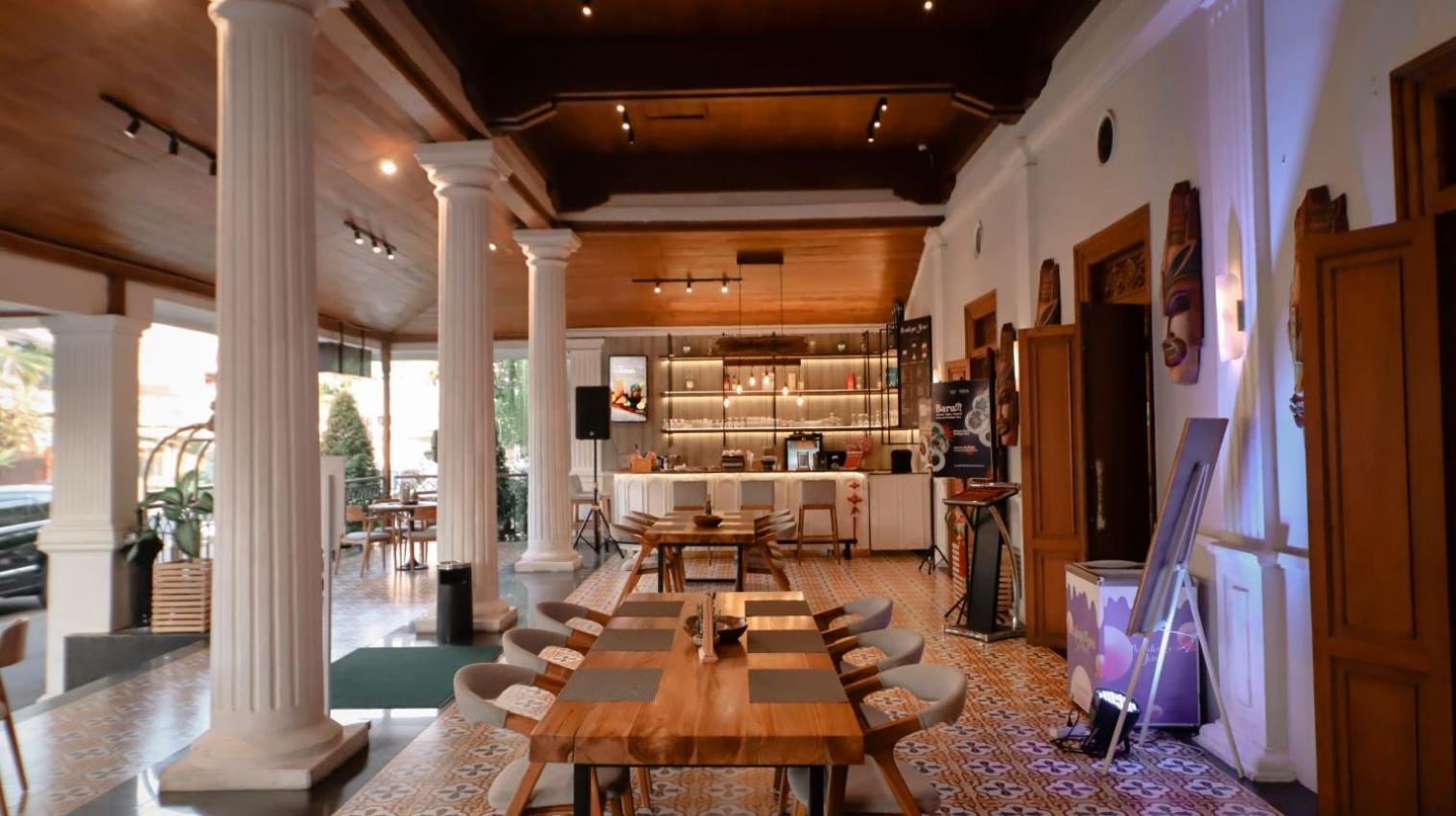 Solia Hotel Yosodipuro Surakarta  Exterior photo