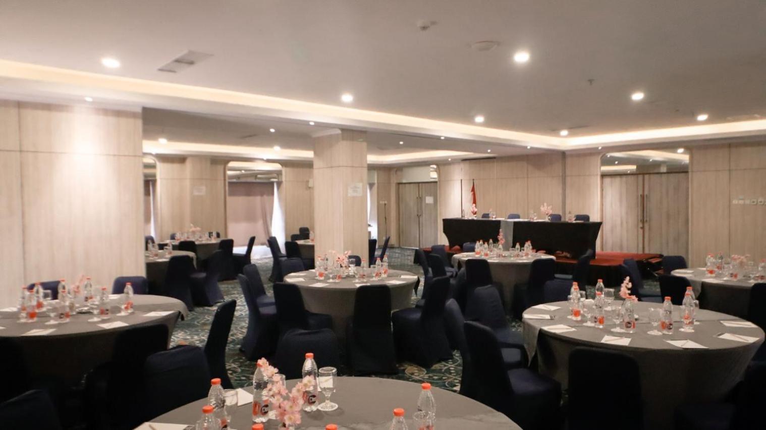 Solia Hotel Yosodipuro Surakarta  Exterior photo